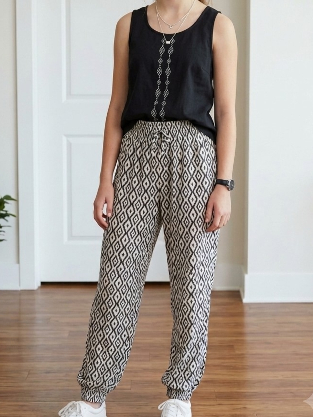 ZARA Kids Geometric Diamond Printed Jogger Pants (Size 13/14)